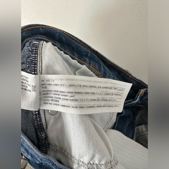 Abercrombie & Fitch | The Mom Short High Rise - Picture 7 of 7